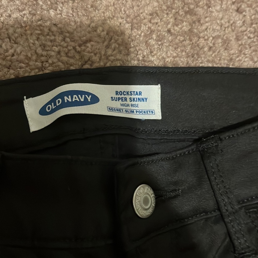 Size 8 old navy rockstar super skinny jeans
